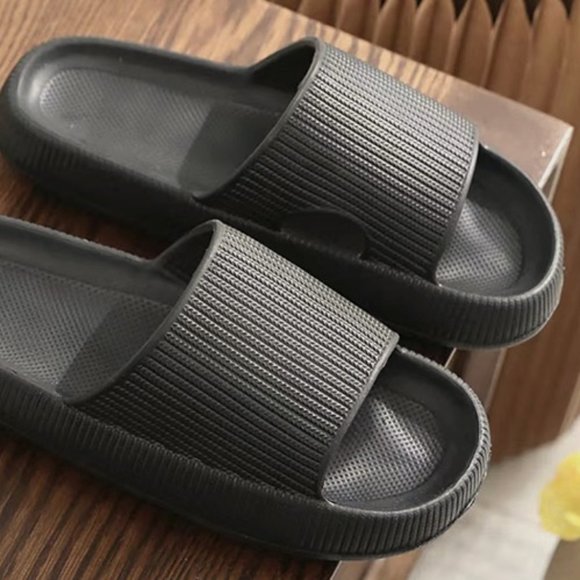 Black Soft Slides - Picture 1 of 3